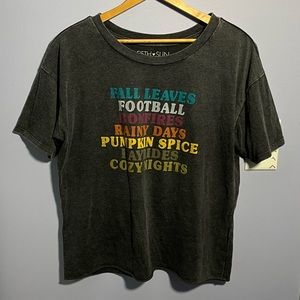 🦋Fall graphic t-shirt🦋